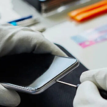 smashed phone screen repair